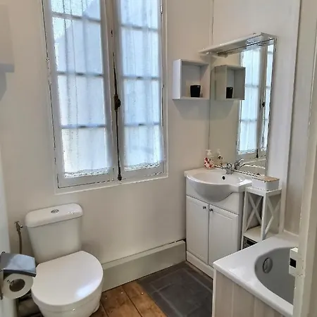 Le # Coeur De # Courette Apartment